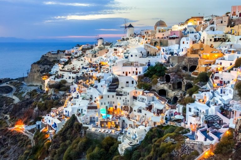 Read more about the article 15 Finest Issues To Do in Santorini: An Insider’s Information