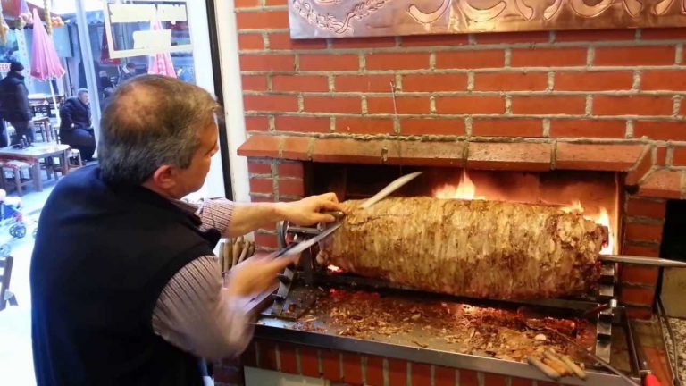 Read more about the article Döner Kebab In Istanbul – Journey Weblog