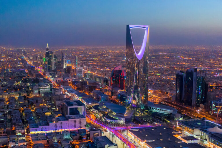 Read more about the article Saudi Arabia suspends worldwide flights for one more week.
