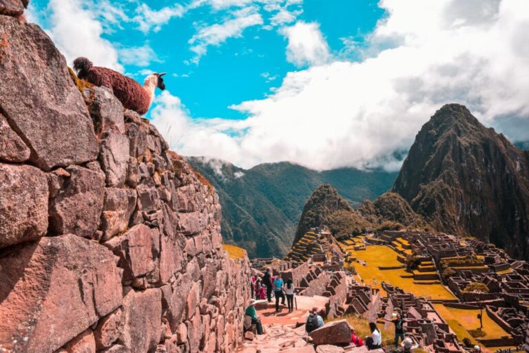Read more about the article How you can Go to Cusco & Machu Picchu on a Finances