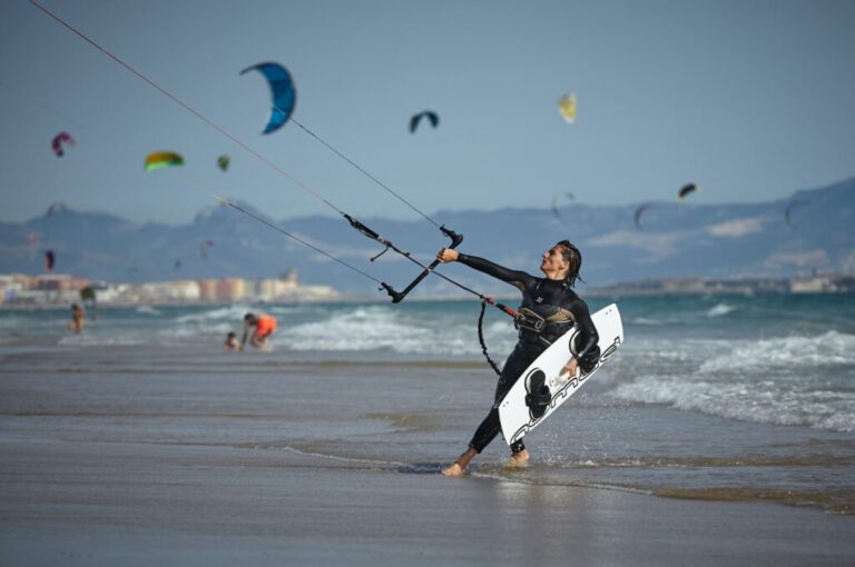 Read more about the article Windsurfing & Kitesurfing in Tarifa, Spain