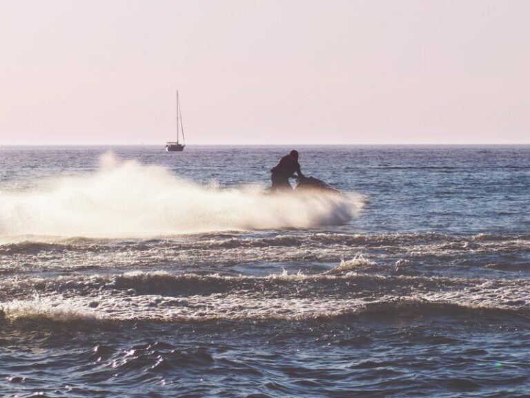 Read more about the article Water Sports activities in Barcelona