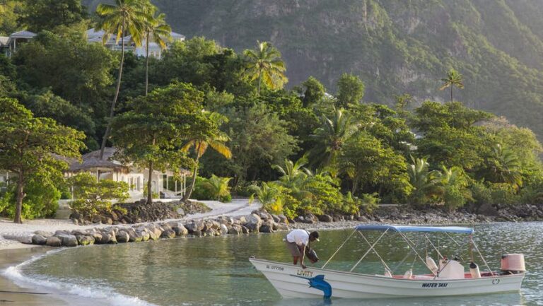 Read more about the article The 6 greatest seashores in gorgeous St Lucia