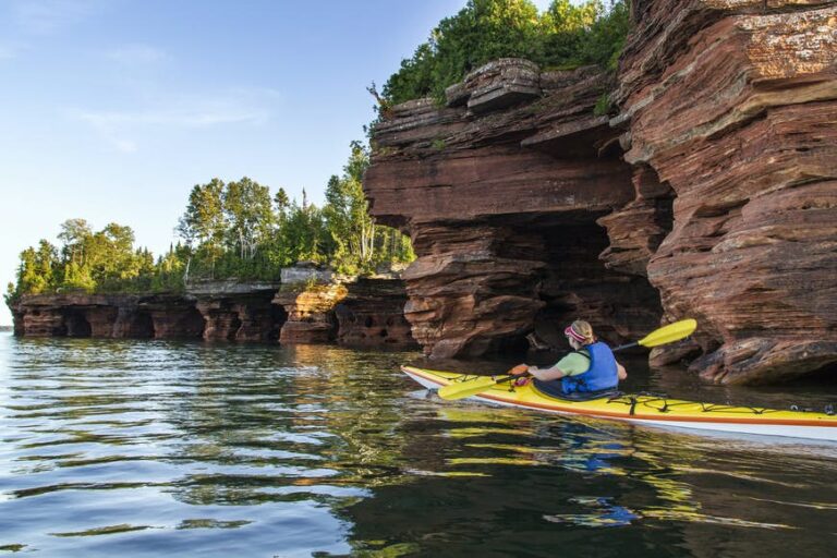 Read more about the article 6 parks and trails to see one of the best Wisconsin nature, from glacial rock formations to gleaming lakes