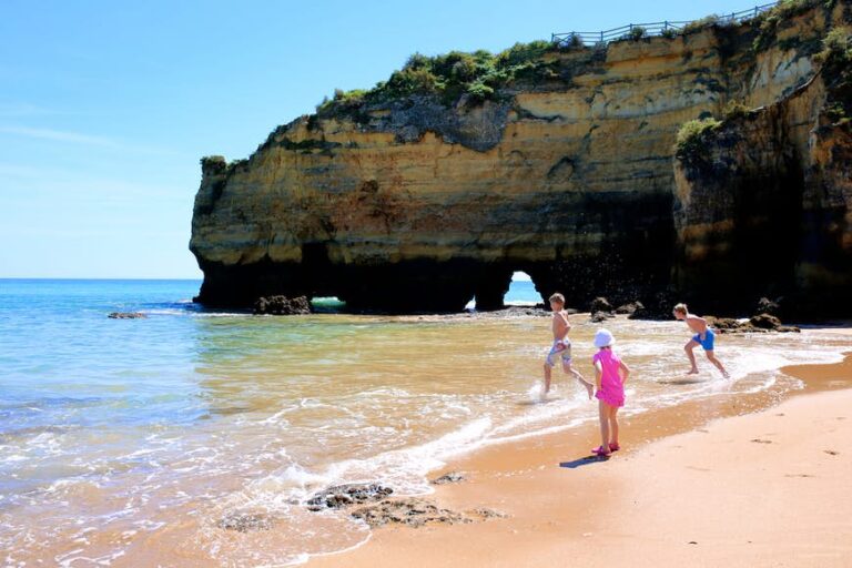 Read more about the article Seaside hopping, festivals and extra free issues to do within the Algarve