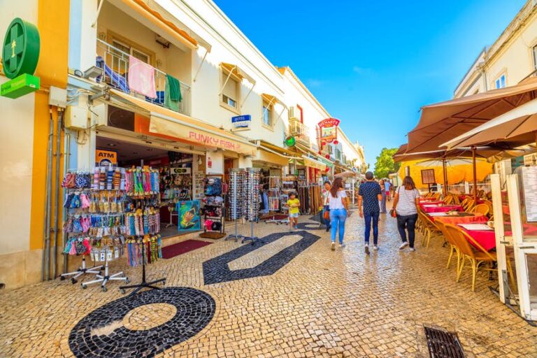 Read more about the article Right here's what locals need you to know earlier than visiting the Algarve