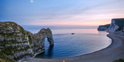 Uncover the very best issues to do in Dorset, from discovering fossils to coastal hikes