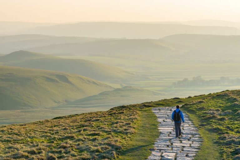 Read more about the article The 8 greatest hikes by way of England's lovely countryside