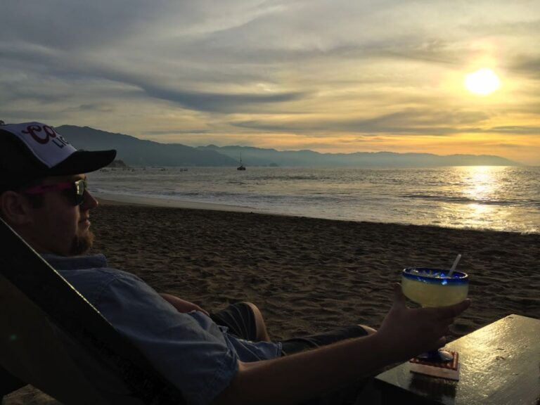 Read more about the article Puerto Vallarta Nightlife: Greatest Bars and Golf equipment