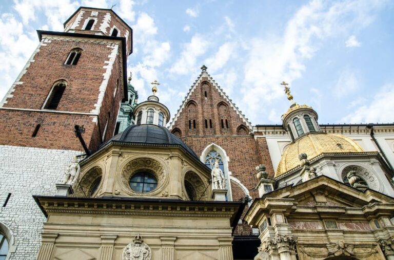 Read more about the article The 15 greatest issues to do in Kraków: historic websites, nice nightlife and engaging road meals
