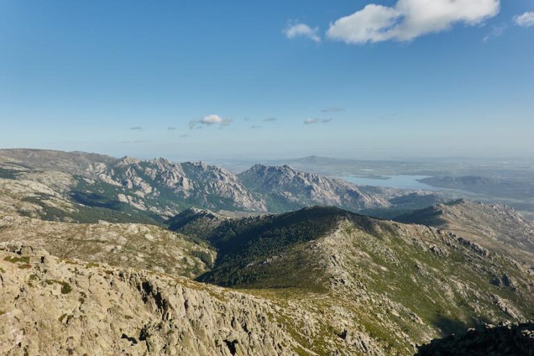 Read more about the article 5 of one of the best mountaineering routes in Spain: discover magic on the path