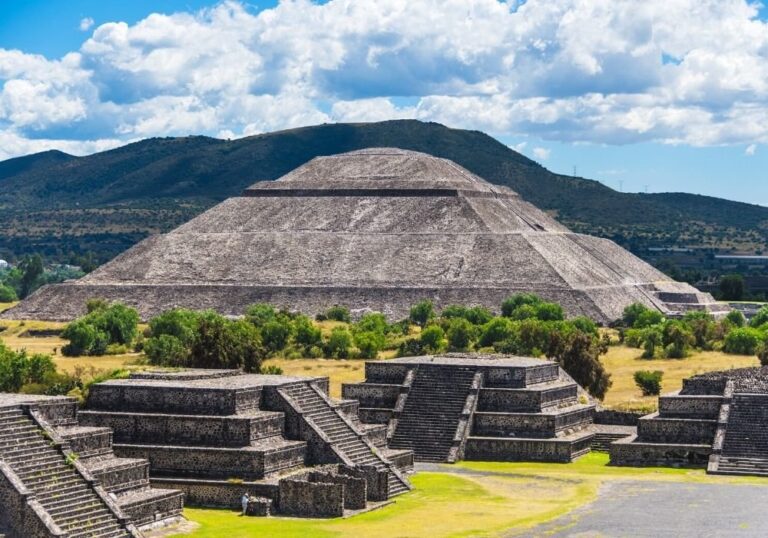 Read more about the article Visiting Teotihuacan, Mexico: A Information to The Ruins
